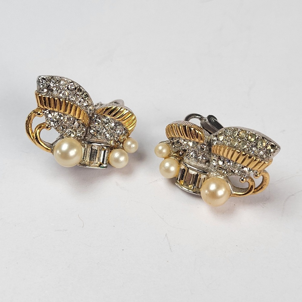 Marvella Gold Tone Clip-On Stud Earrings White Pearls Rhinestone Leaf Jewelry‎
